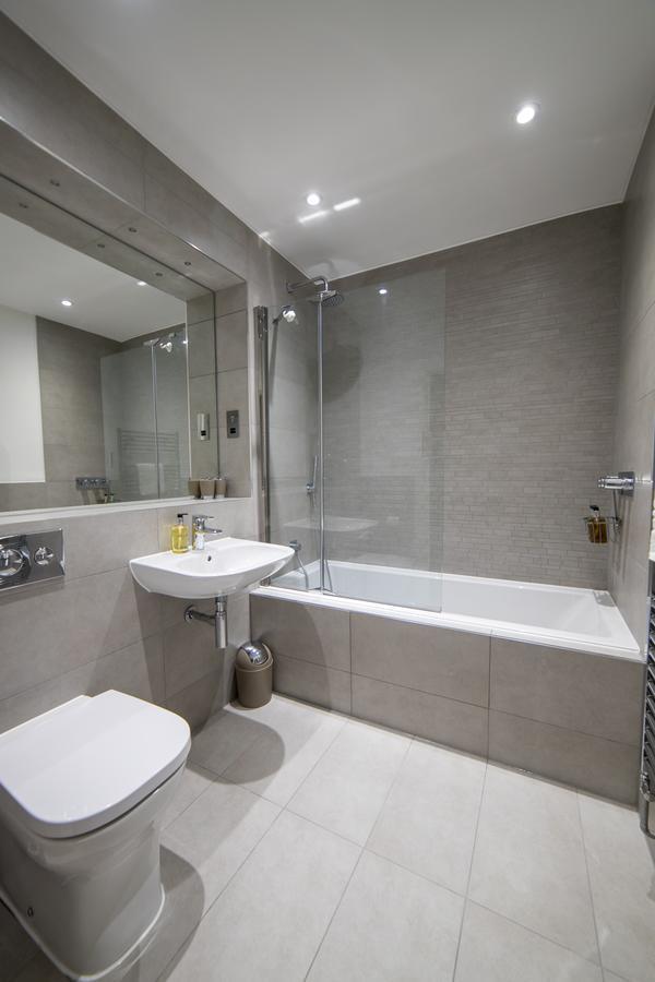 Helios Court Penthouse Serviced Apartment By Ferndale Мейдънхед Екстериор снимка