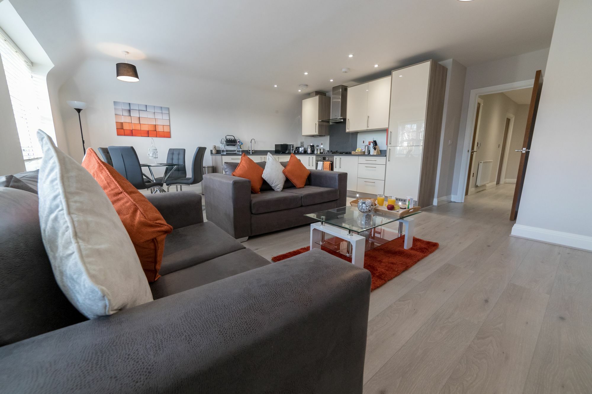 Helios Court Penthouse Serviced Apartment By Ferndale Мейдънхед Екстериор снимка